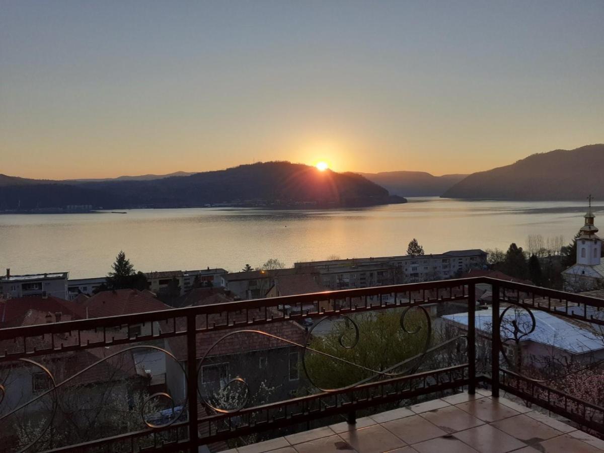 Casa Lui Marc Villa Orşova Buitenkant foto