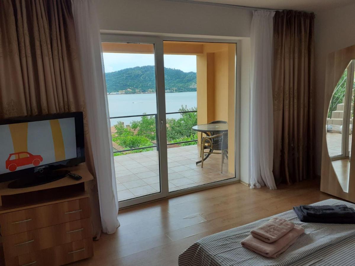 Casa Lui Marc Villa Orşova Buitenkant foto