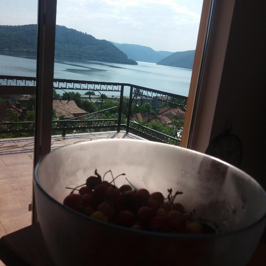 Casa Lui Marc Villa Orşova Buitenkant foto