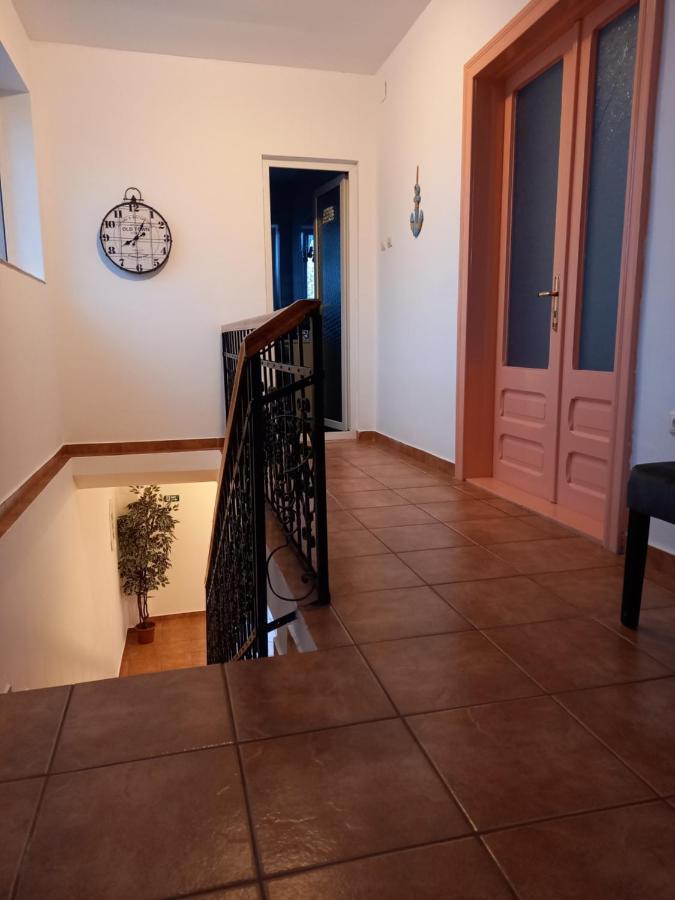 Casa Lui Marc Villa Orşova Buitenkant foto