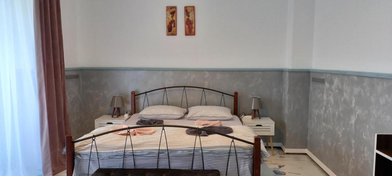Casa Lui Marc Villa Orşova Buitenkant foto