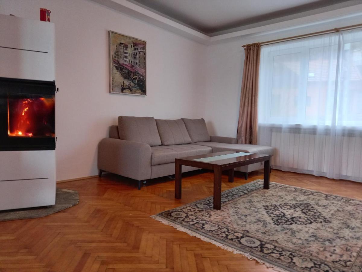 Casa Lui Marc Villa Orşova Buitenkant foto